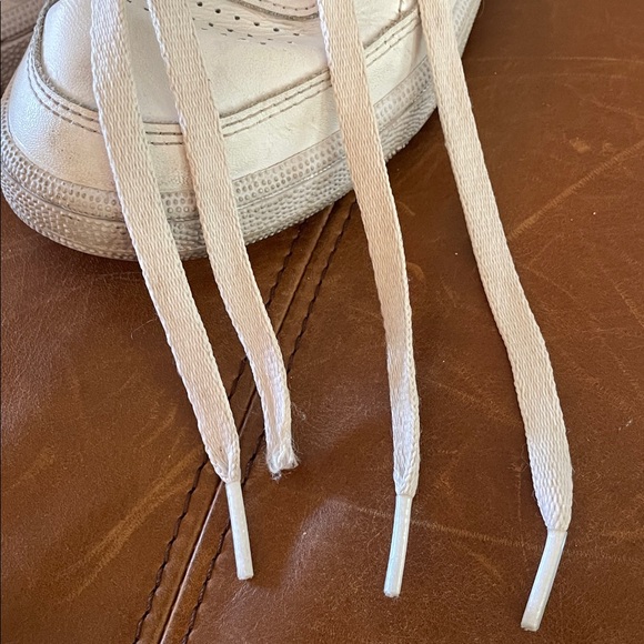 REEBOK Classic White Leather Court Shoes w Red Logo Size 7 | GUC - Picture 6 of 8